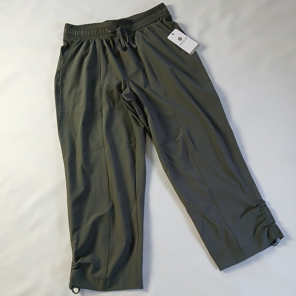 NWT New Apana Yoga Gym Excercise Capri Cropped Pants With Pockets